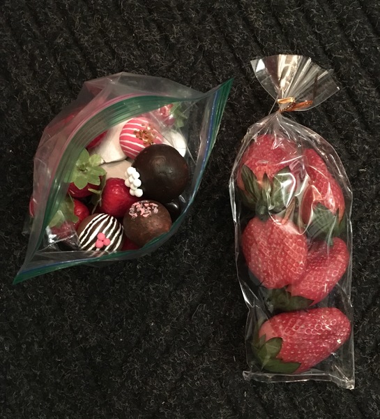 Plain Strawberries/ Chocolate covered Strawberries