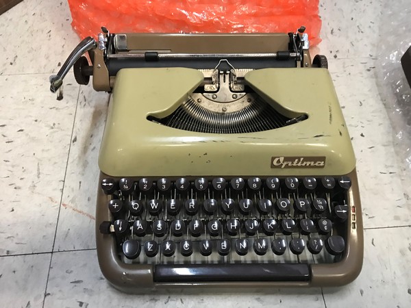 Optima Typewriter